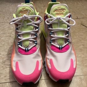 Nike 270 React Womens